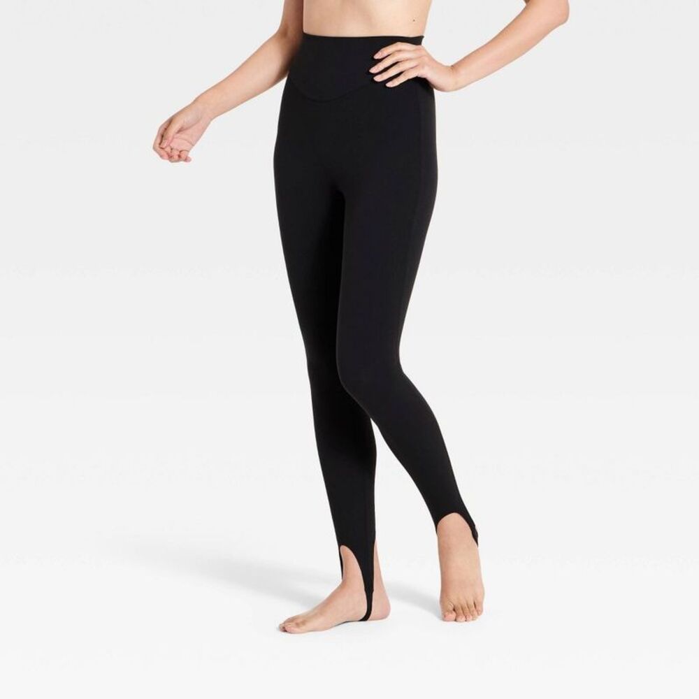Women's Everyday Soft Ultra High-Rise No Front Seam Stirrup Leggings - Black S